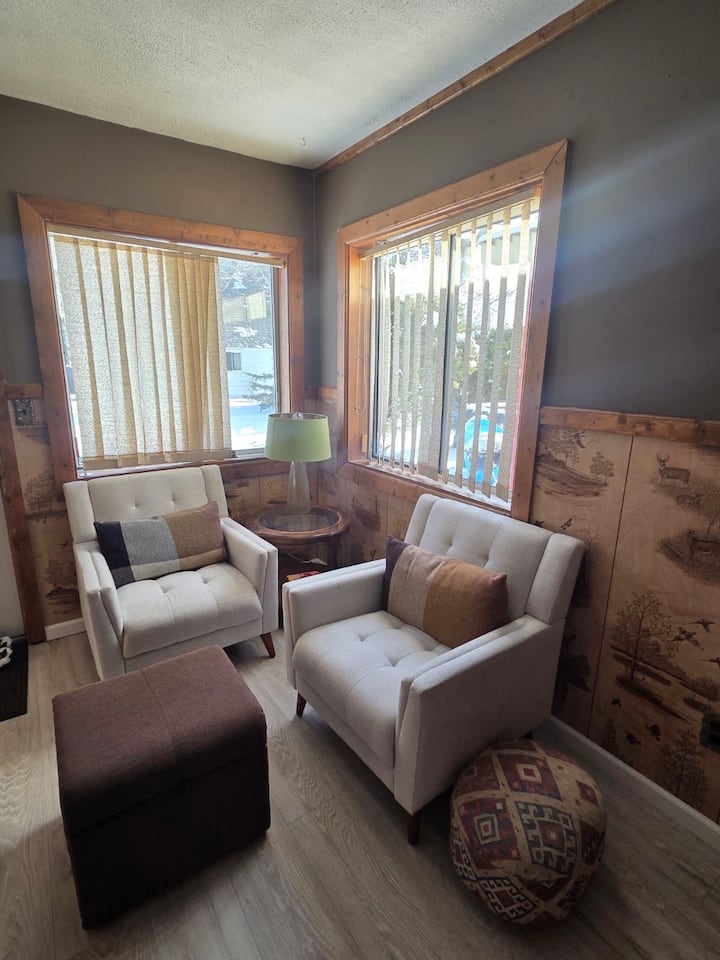 Cute 2 Bedroom Lakeside Apartment (#1) - Houghton Lake, MI