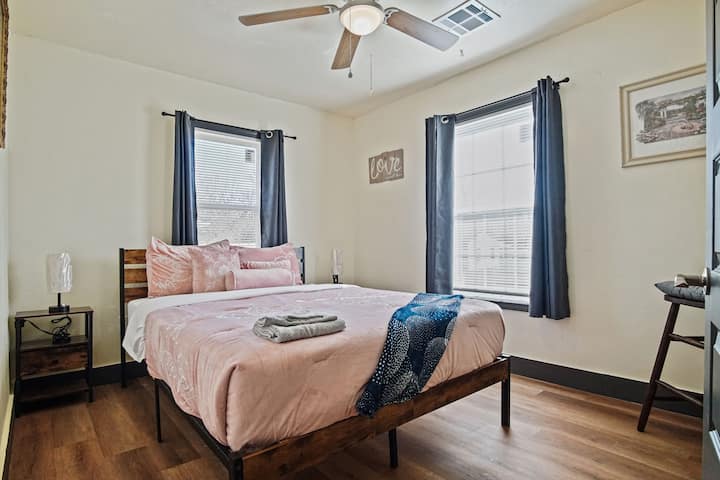 Affordable Stay Near Downtown Okc - Oklahoma City, OK