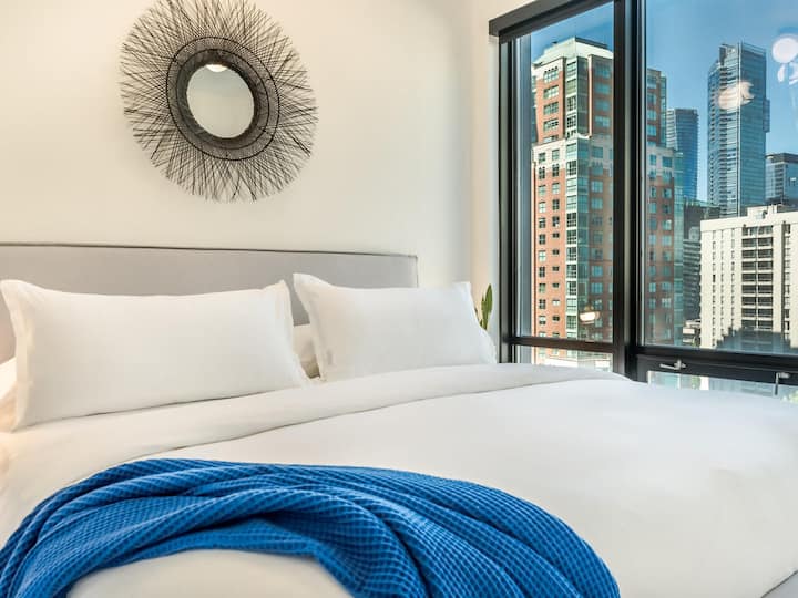 Best Location! Downtown, King Bed, Ac & Chic! - Vancouver