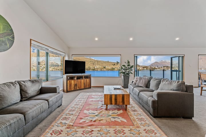 Huge Lakeside Retreat | Spa | Panoramic View - 皇后鎮