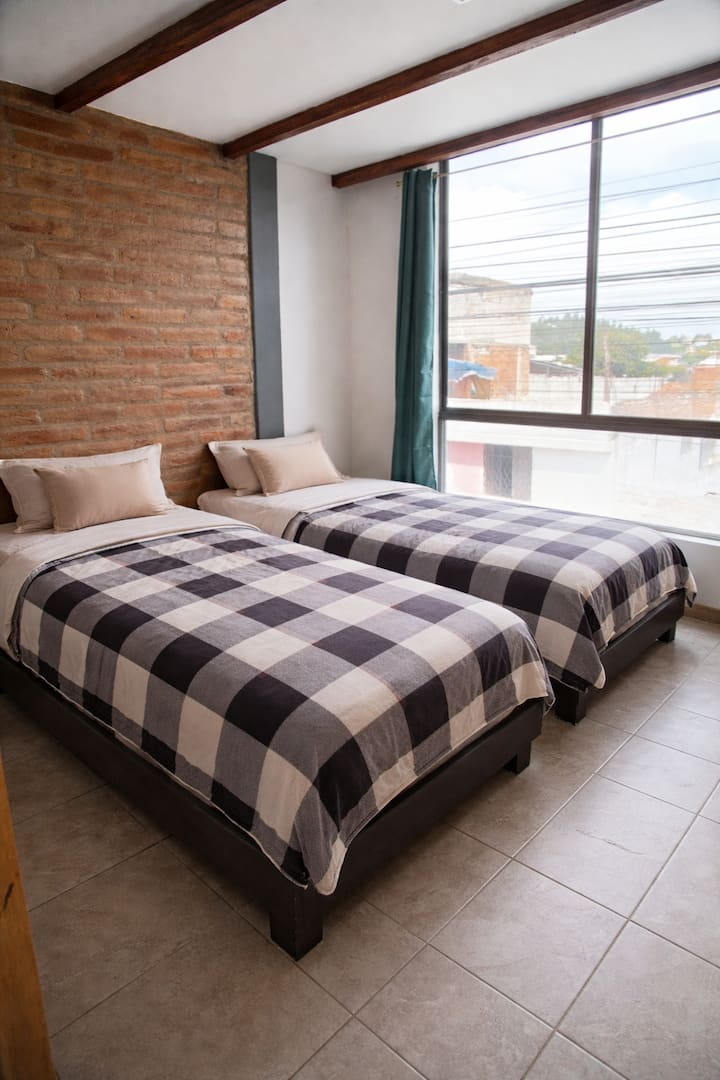 Alojamiento Céntrico Y Acogedor En Otavalo - Otavalo