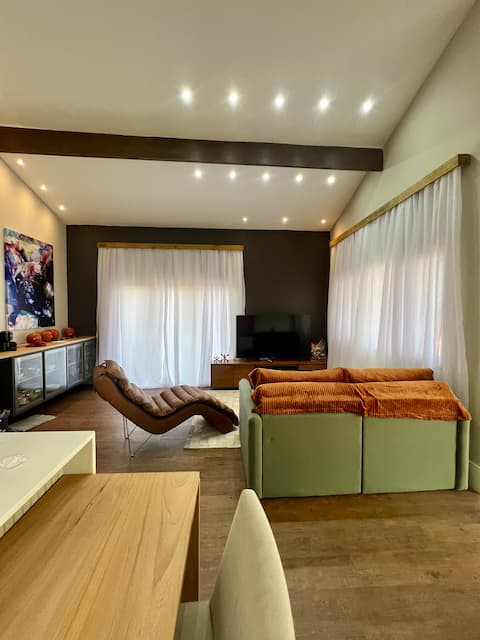 Anúncio popular: Country Retreat with Jacuzzi and Fireplace em Mairinque