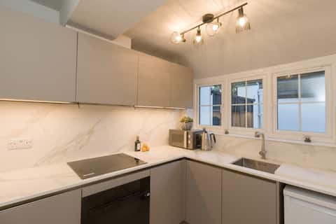 Top performing Airbnb: The Coach House at Pittville Park in Cheltenham