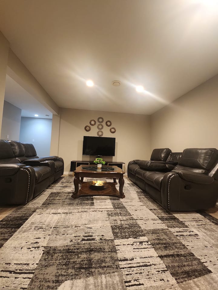 Spacious Shared Basement Home In Quiet Area - Columbia, MO