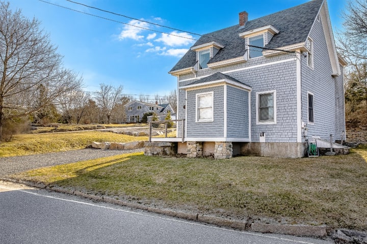 Updated 1900s Home With Fire Pit - Pet Friendly - Bar Harbor, ME