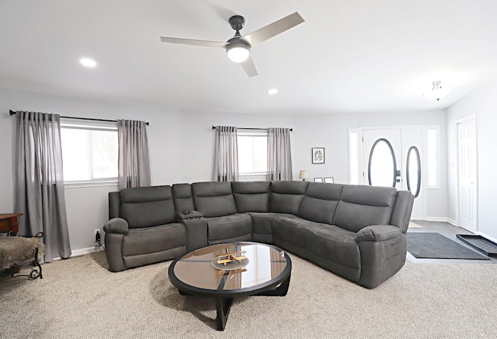 Aviator Circle - Flushing, MI