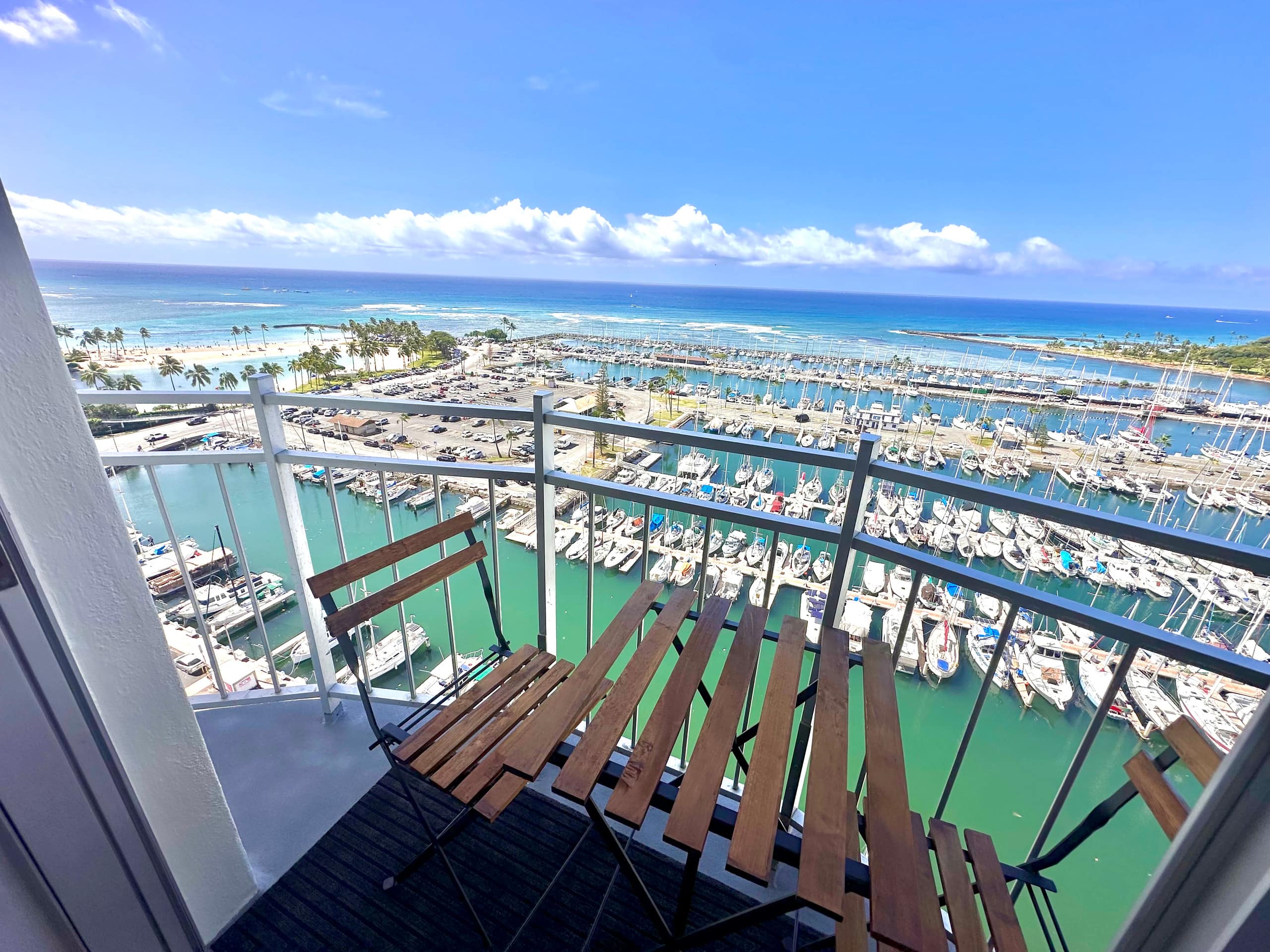 Condo in Honolulu · ★5.0 · 1 bedroom · 2 beds · 1 private bath - Image 18
