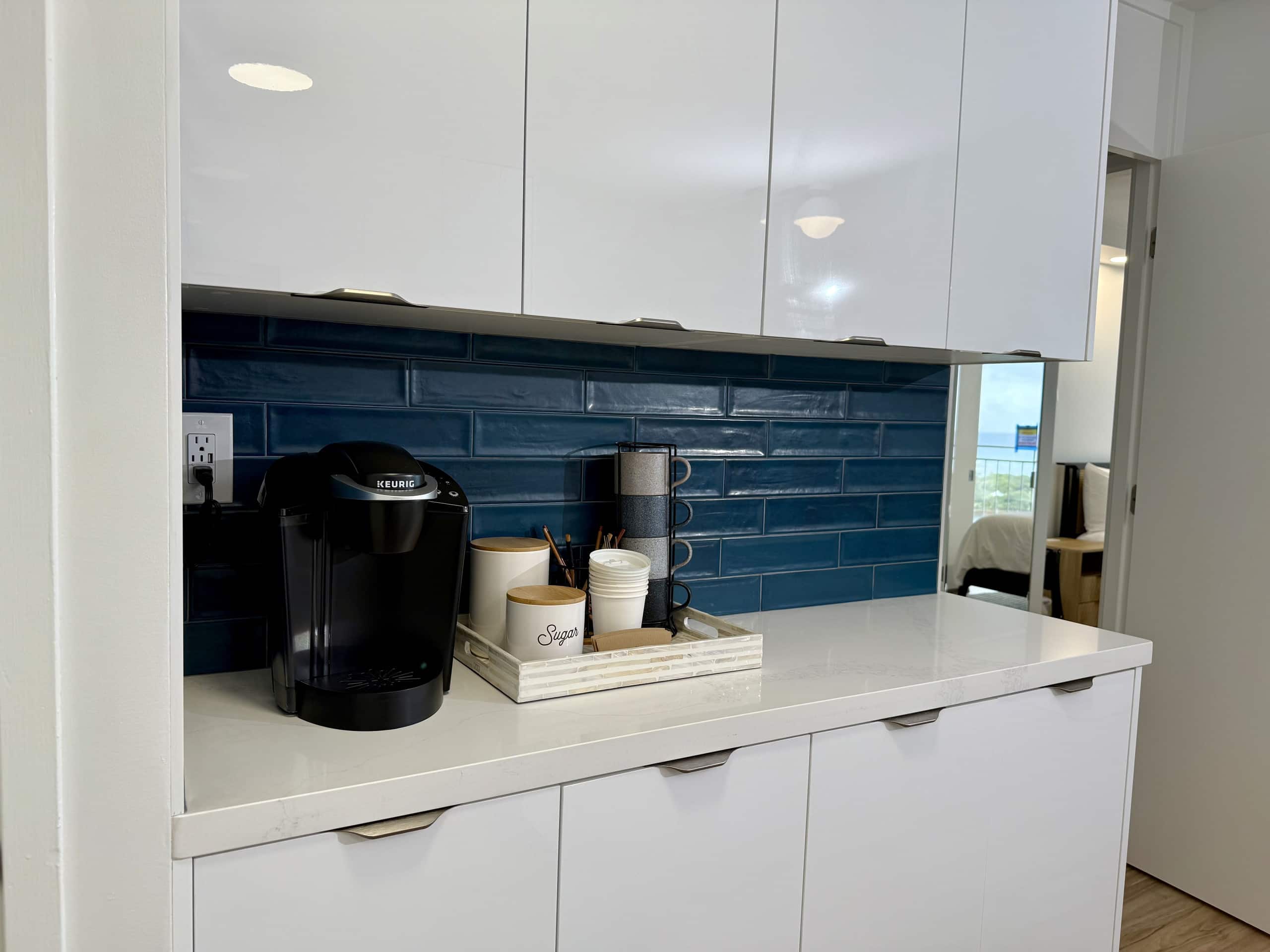 Condo in Honolulu · ★5.0 · 1 bedroom · 2 beds · 1 private bath - Image 6