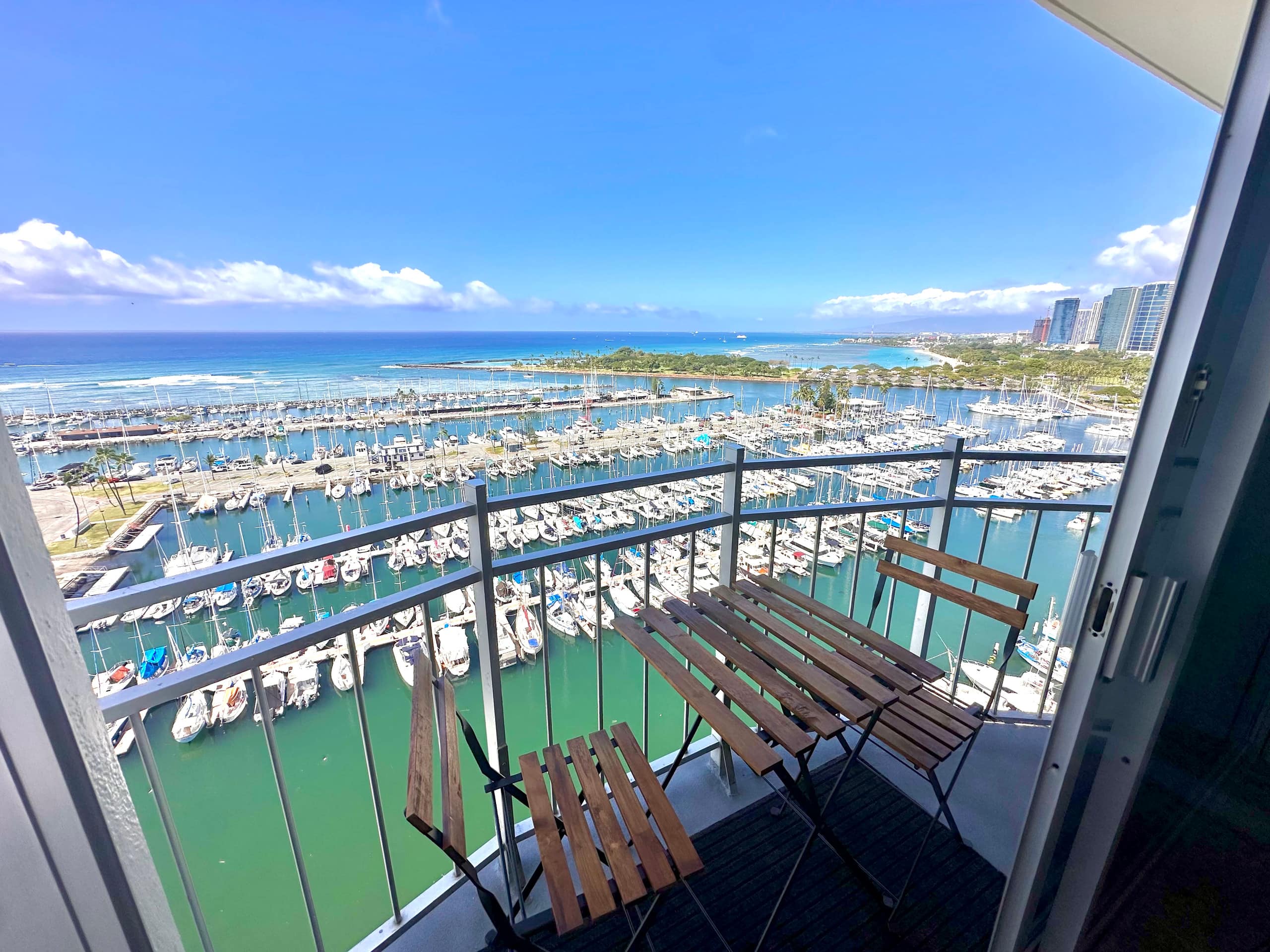 Condo in Honolulu · ★5.0 · 1 bedroom · 2 beds · 1 private bath - Image 17