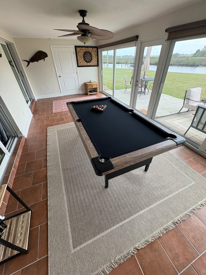 Waterfront Crystal River 2/2 Condo Pet Friendly! - Crystal River, FL