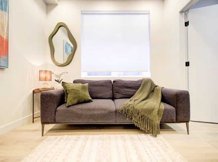 Cozy 3 Br Montréal Retreat | Walk To Concordia - Montreal