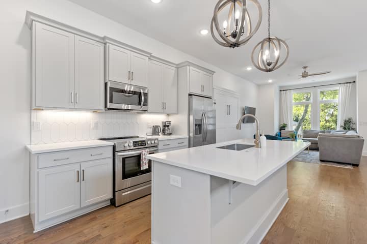 Prince Ave Sleeps 8 | 2 Master Suites Huge Parking - 納什維爾