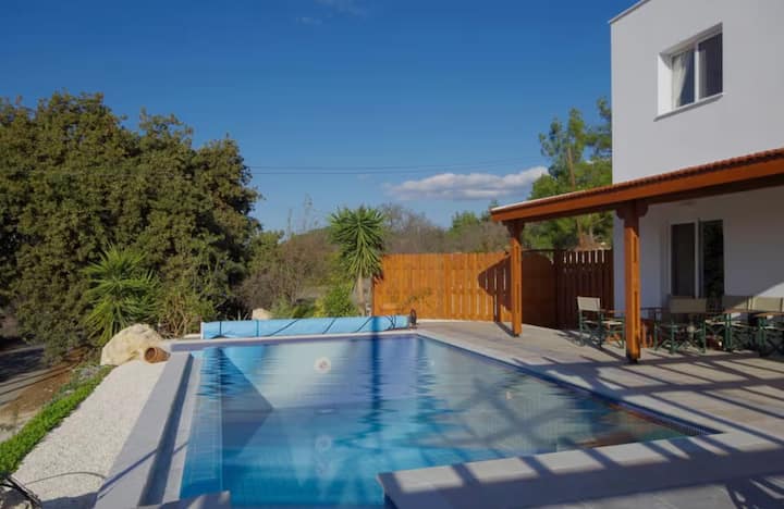 Villa Eldora With Beautiful Pool - Argaka