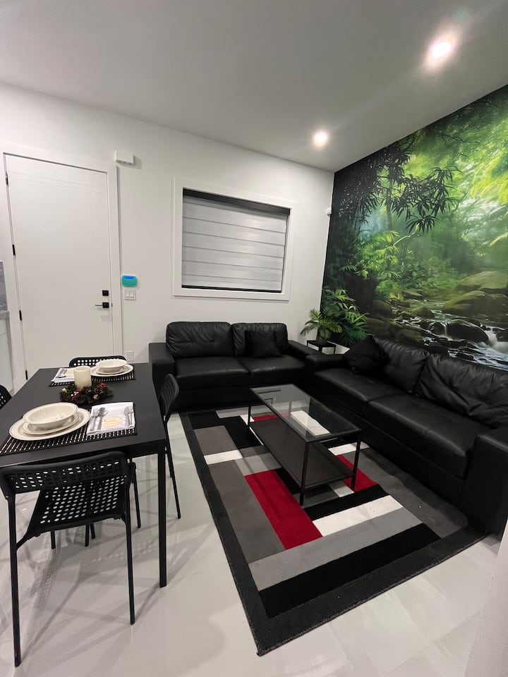 Modern Delta Stay Near Vancouver + Parking - Delta