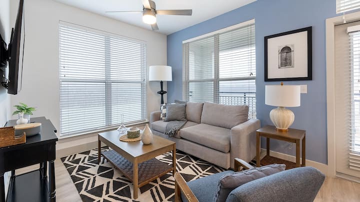 Landing | Stunning 2bd, Gym, Clubhouse - Garland, TX