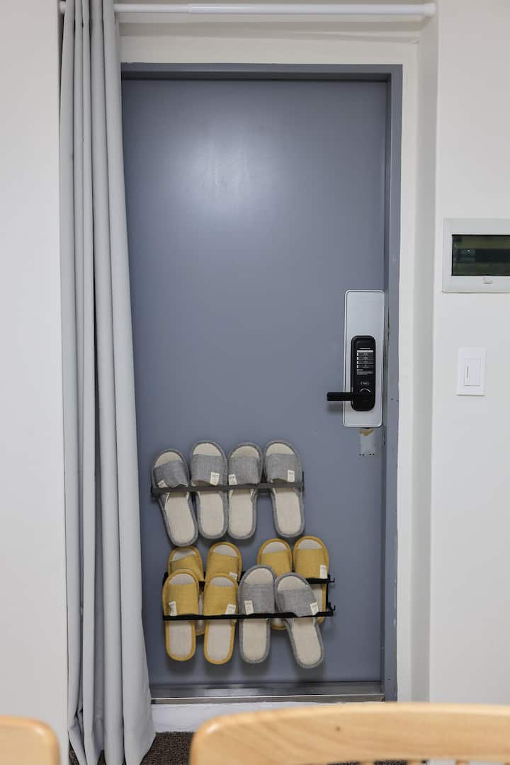 #미스터멘션#구로#가산디지털#대림#구로고대병원#남구로#고척돔# 6인숙소 - 석수동