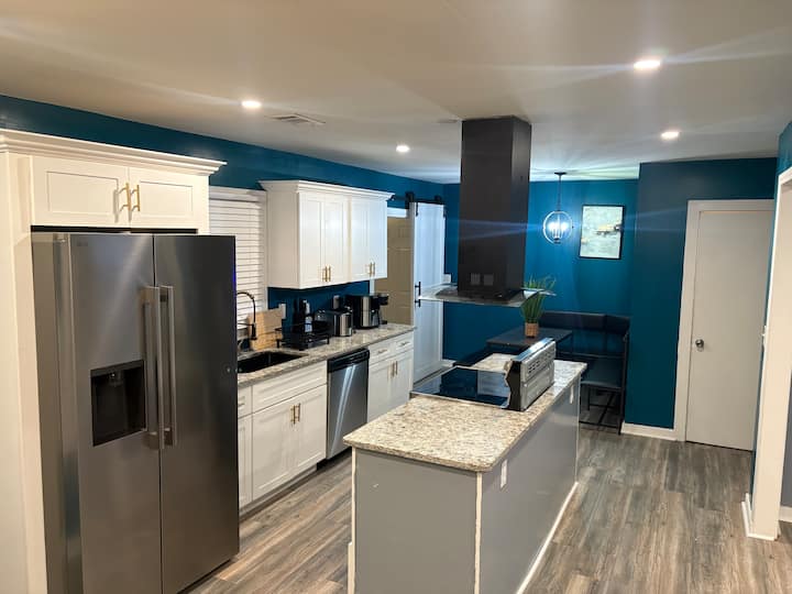 Heart Of The City!
12 Beds - Atlanta, GA