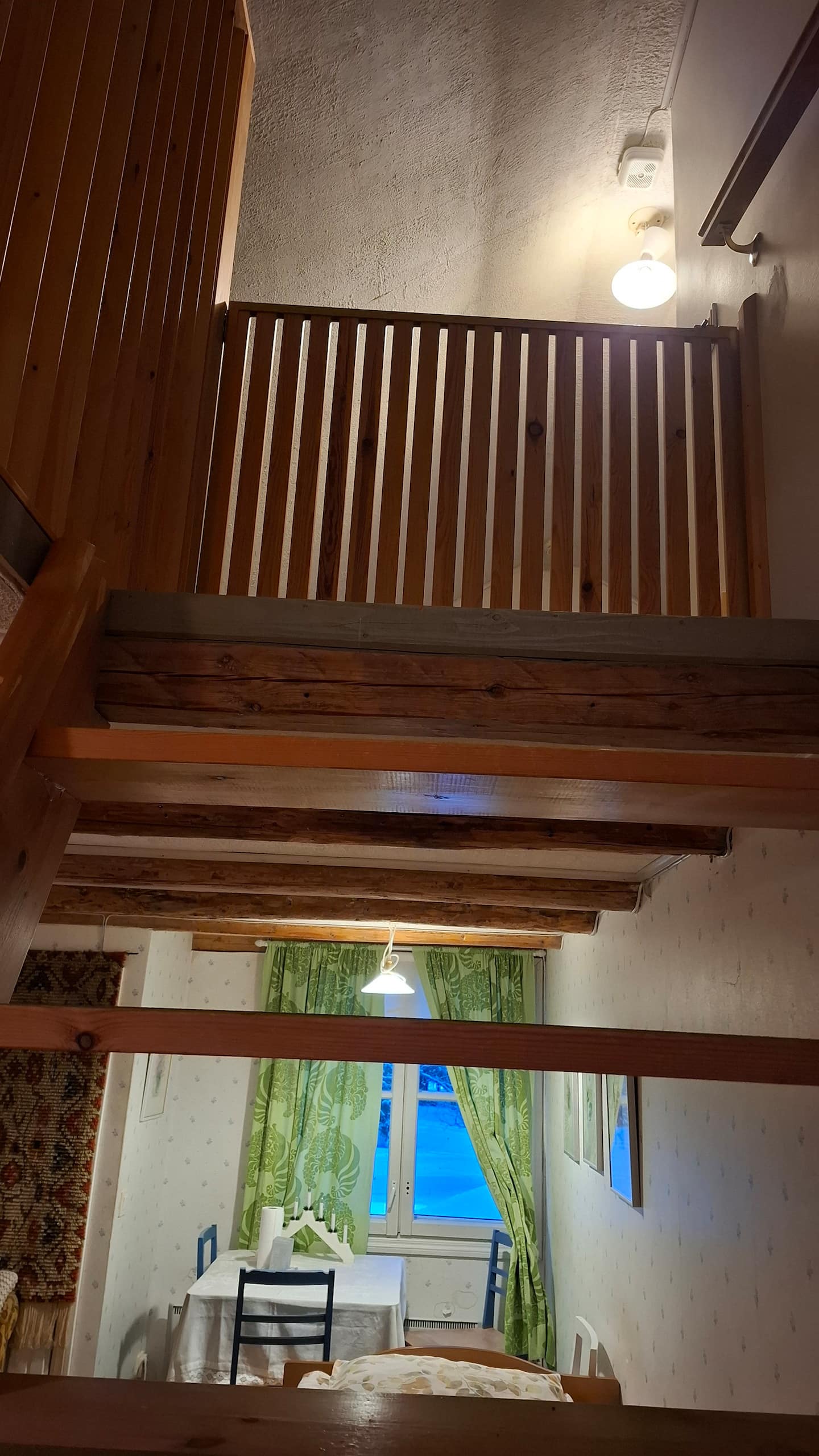 Vanhan Maalaistalon Jauhoaitta, Rauhallinen Piha. 4
