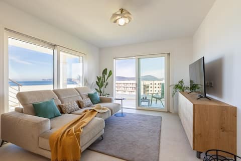 Annuncio Airbnb popolare: Emerald Vista · Sea View Penthouse & Rooftop a Alghero