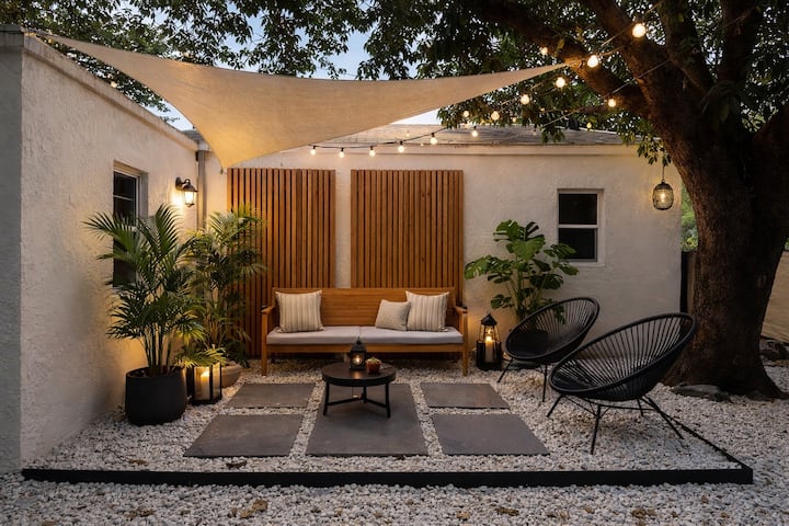 Cozy Modern Home Wynwood & Design District - Miami, FL