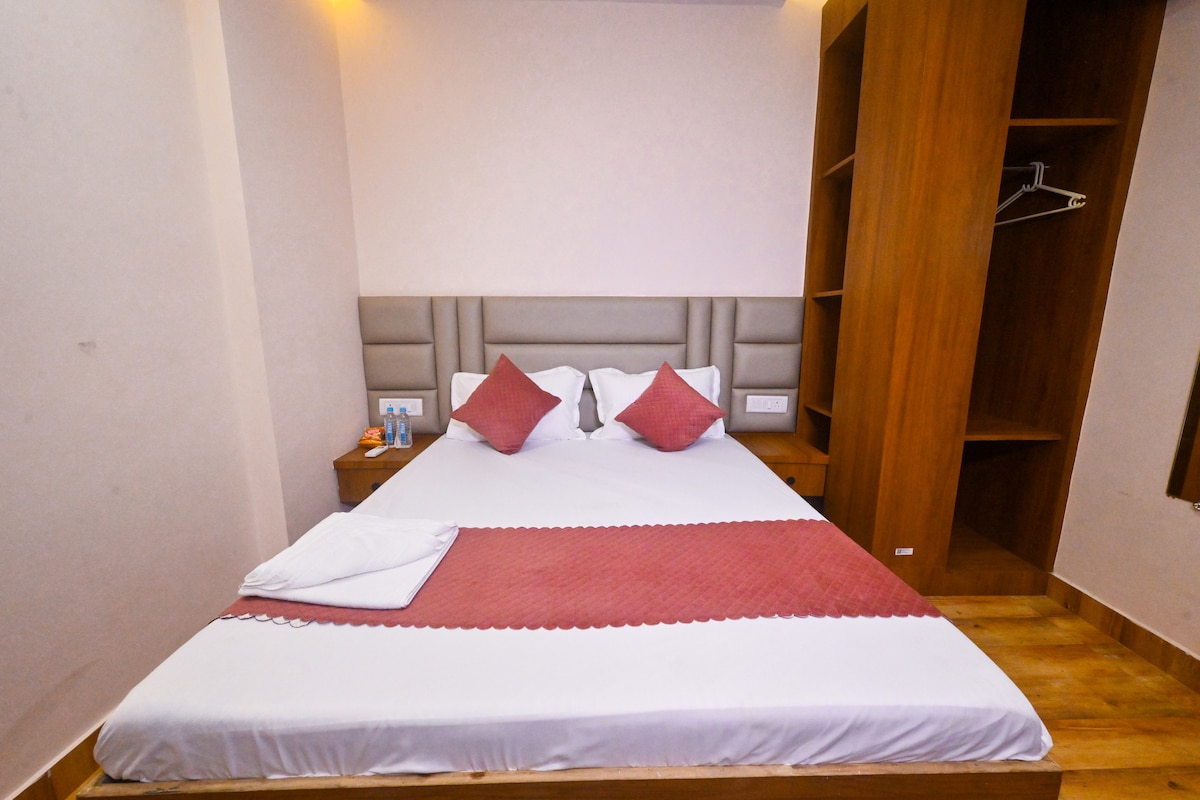 Room in Varanasi
