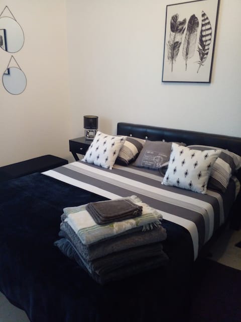 Top performing Airbnb: Charming independent house near the sea and pond. in Le Barcarès