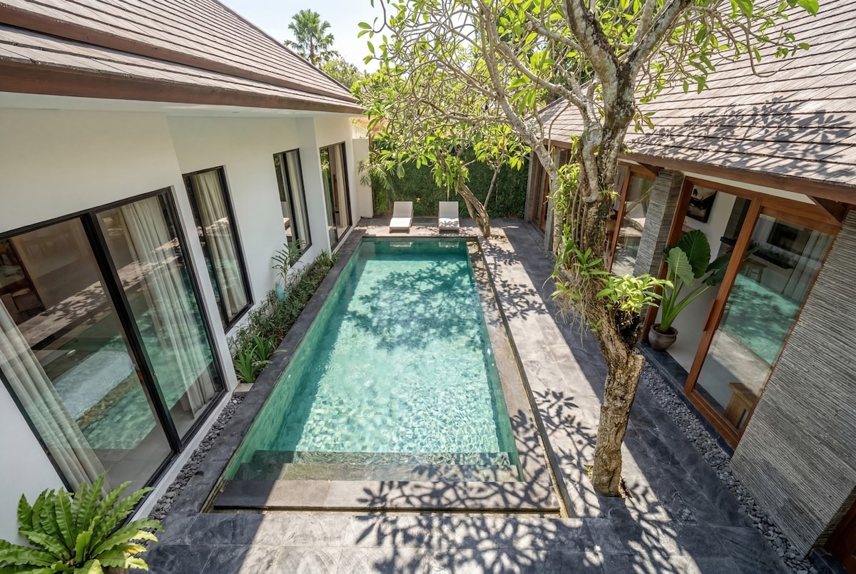Villa in Kuta Utara · 2 bedrooms · 2 beds · 2 private baths, Airbnb comparable