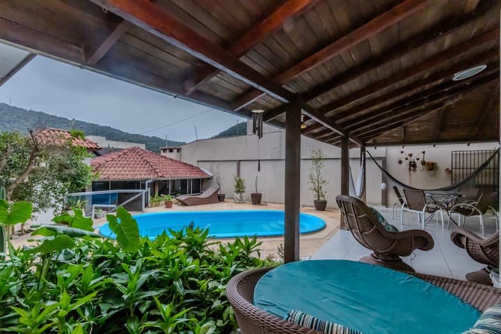 Casa Em Balneário Camboriú Próxima A Praias. - Itapema