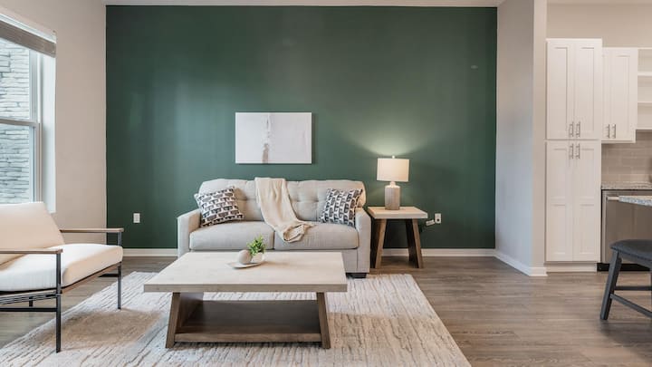 Landing | Stylish 1bd, Yoga Studio, Gym - Haines City, FL