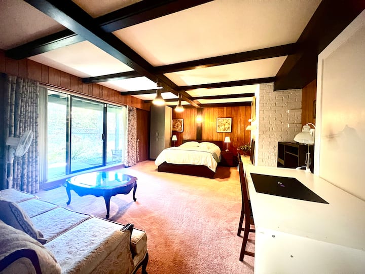 Vancouver Luxury Garden Room - Vancouver