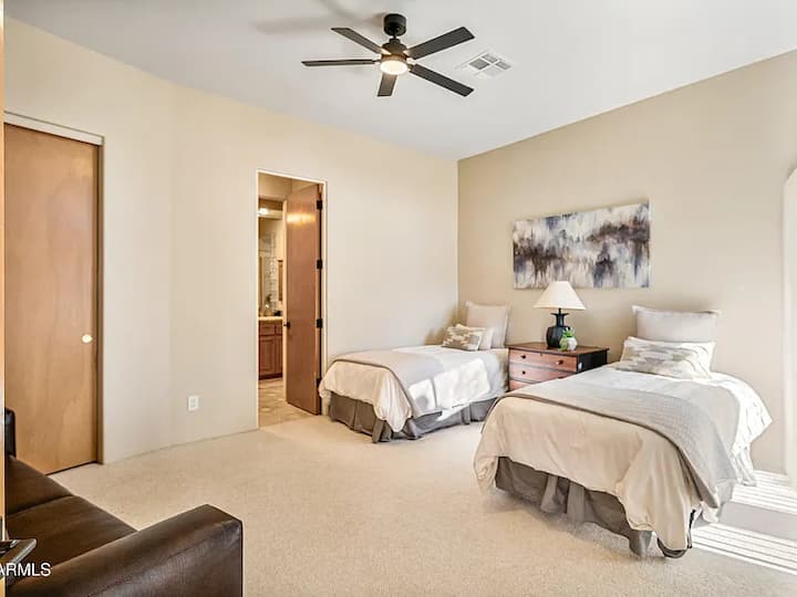 Bedroom 4 – Twin