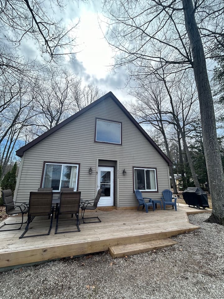 Rae's Retreat On Platte Lake W/ Private Dock! - Honor, MI