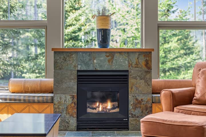 Three Sisters Sanctuary-sleeps 8, Heated Pool - Canmore