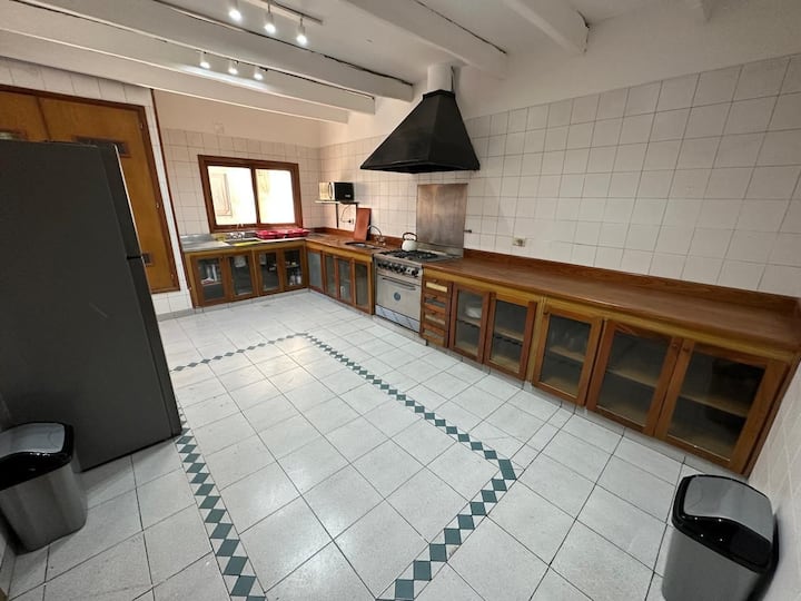 Casa com 4 dormitórios compartilhados e terraço em San Nicolás