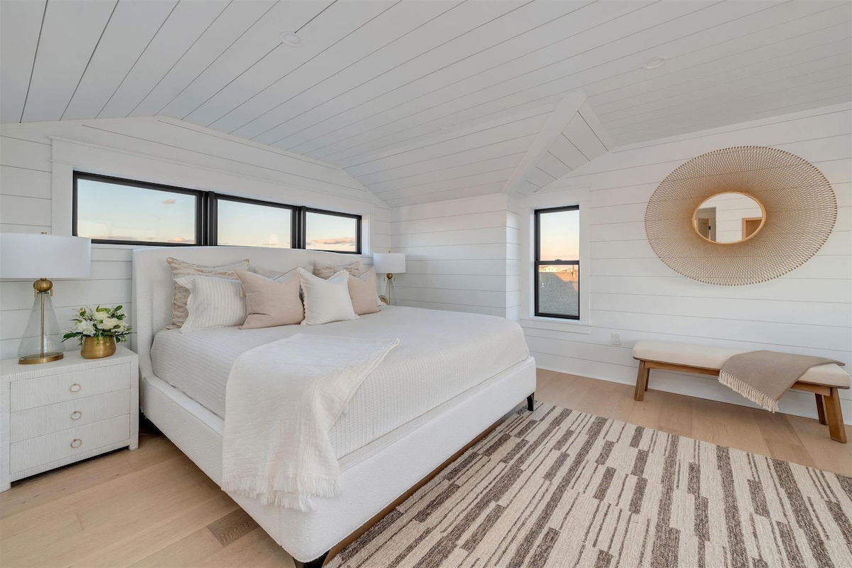Serendipity at the Shore | Luxury Home Sleeps 22 - Houses for Rent