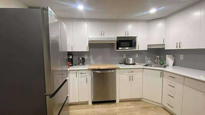 Cozy Bment Suite I Kvr Trail I Lake, Wine, Stroll - Penticton