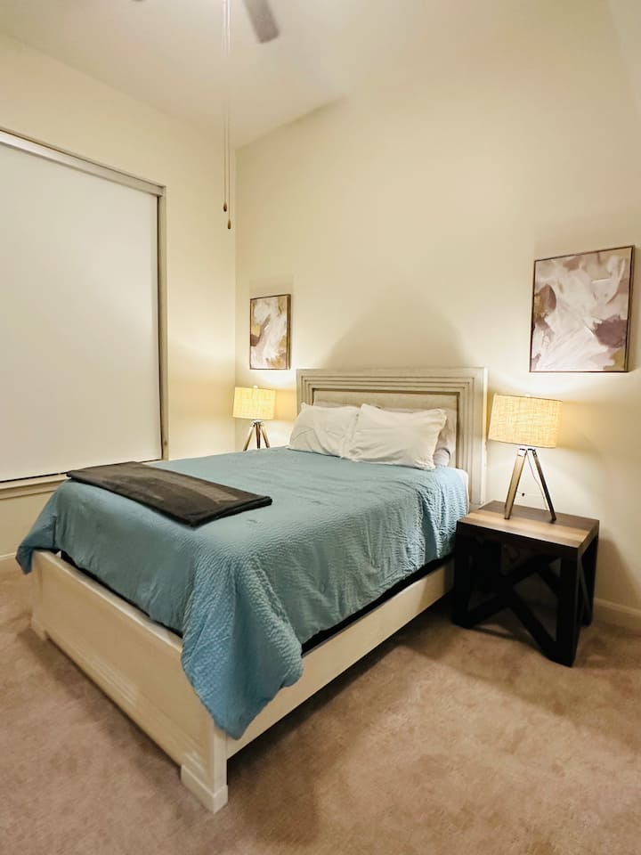 Lake View-1bd Apt. Hughes Landing - The Woodlands, TX