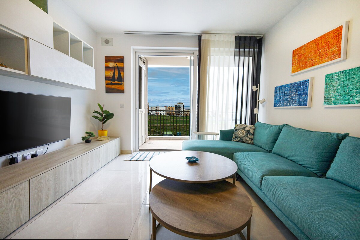 Near the Promenade - Private Balcony by QuickTrips