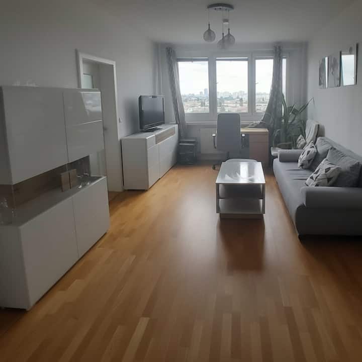 Modern 2-room Apartment Near Ubahn | 15 Min Center - Berlín