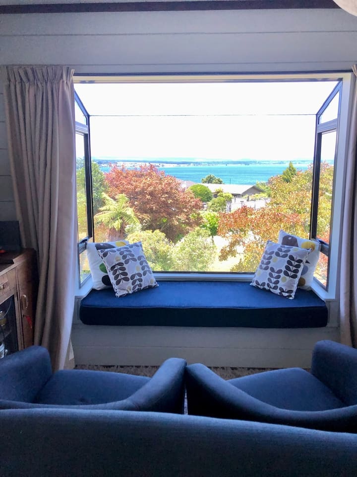 Relax With A View – Family & Group Getaway - Taupo