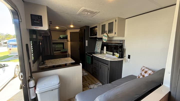 Monthly Avail In Quiet Resort Getaway With Wi-fi - Gulf Shores, AL