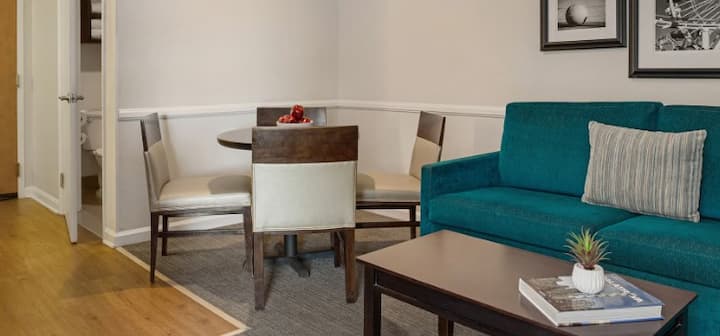 3bd/2ba At Peacock Suites - Garden Grove, CA