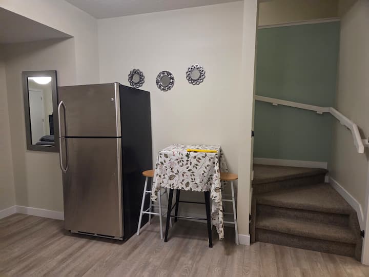 Basement Unit With Kitchen And Comfort - Edmonton