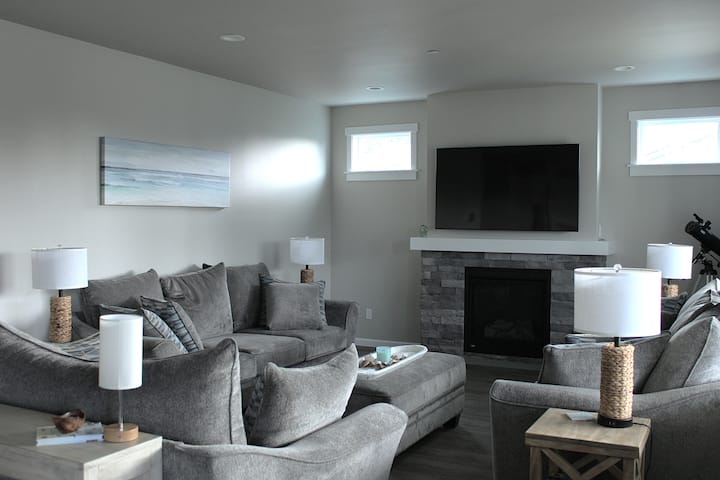 Waterfront Luxury, Family Fun & Games, Fenced - Ocean Shores, WA
