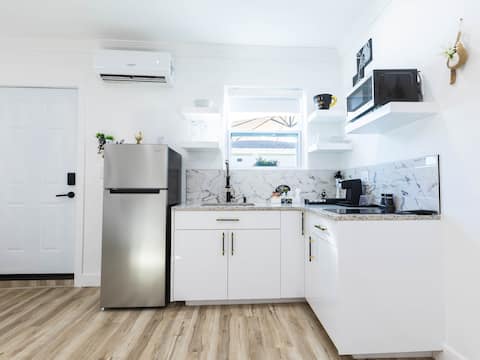 Successful Airbnb property: King Bed Studio w Private Patio Near Clearwater FL in Largo