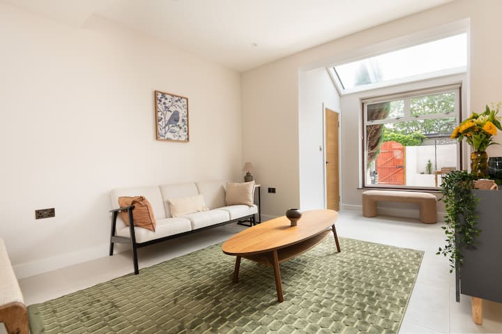 New, Modern House By Oxford Train Station - Cotswolds