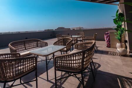 The Suite, Sodic villete. — 4