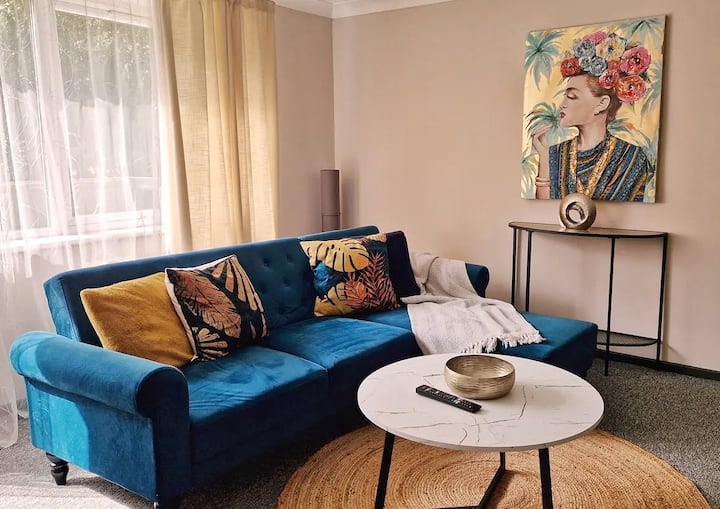 Bright 3-bedroom Duplex | Free Parking | Hendon - London