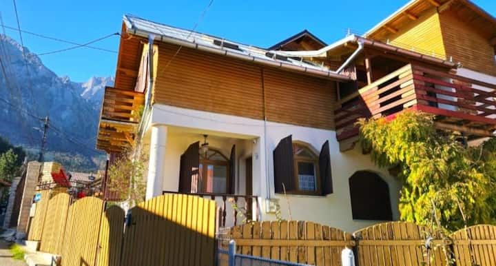 Poiana Verde, Casa De Vacanta - Bușteni