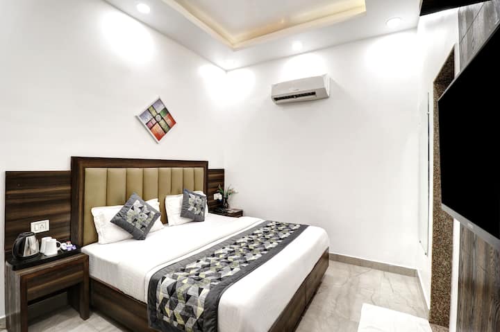 Hotel Paharganj New Delhi Availableon 01 To 16 Pax - Delhi